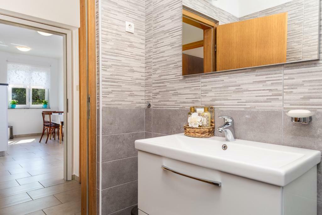 Apartment Roza, Sea View, Free Parking Icici Luaran gambar